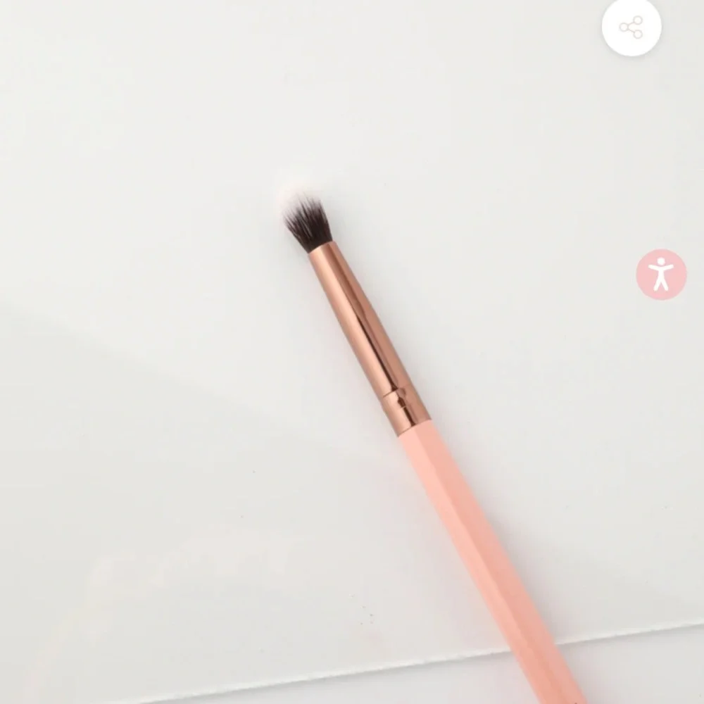 Luxie Beauty 205 Tapered Blending Brush